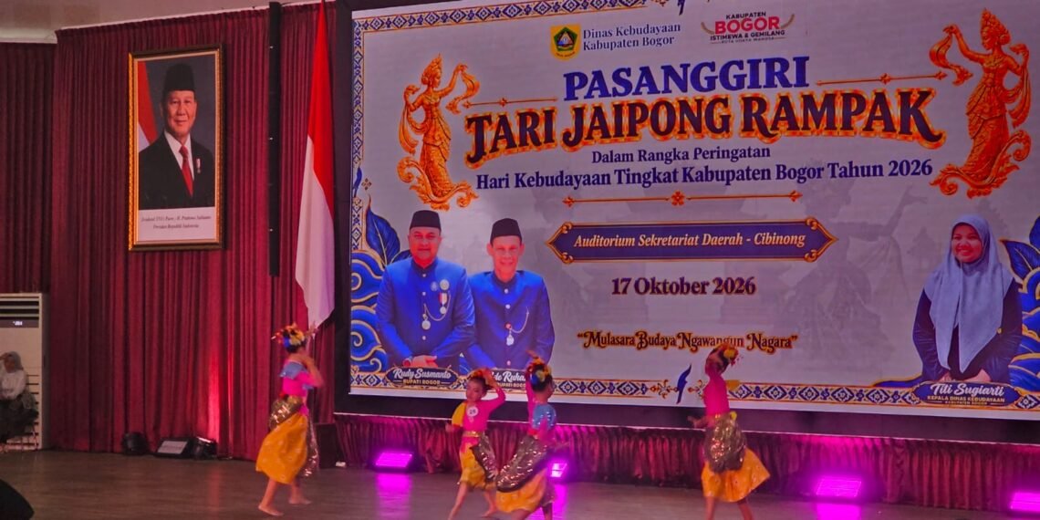 Pemerintah Kabupaten (Pemkab) Bogor gelar Pasanggiri Tari Jaipong Rampak dalam rangka peringatan Hari Kebudayaan Tahun 2026 Tingkat Kabupaten Bogor, di Gedung Auditorium Sekretariat Daerah, Cibinong, Sabtu (17/10).(Foto: Diskominfo Kab. Bogor)