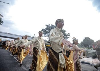 Pawai Budaya di Kota Bandung.(Foto: Humas Pemkot Bandung)