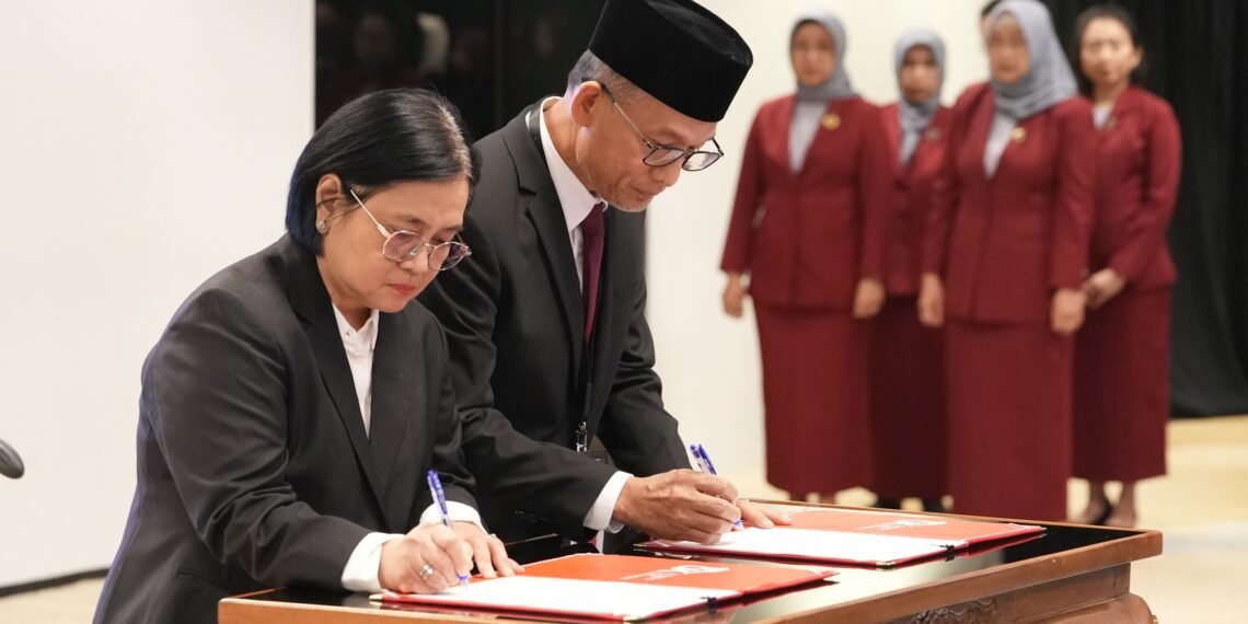 Otoritas Jasa Keuangan (OJK) melantik dan mengambil sumpah jabatan pejabat setingkat Deputi Komisioner dan Kepala OJK Daerah di Jakarta, Kamis 1 Oktober 2026.(Foto: Humas OJK)