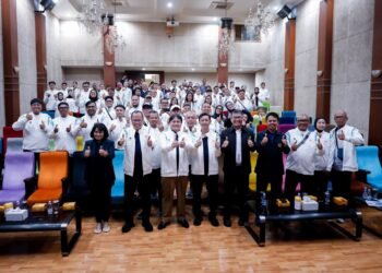 Sekretaris Daerah Kota Bandung, Iskandar Zulkarnain, yang juga Chief of Mission Kontingen Kota Bandung, melepas kontingen Kota Bandung menuju Porprov Jabar 2026.(Foto: Humas Pemkot Bandung)