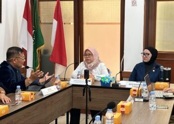 Anggota Dewan Perwakilan Daerah (DPD) Republik Indonesia (RI) Daerah Pemilihan Jawa Barat (Jabar) Agita Nurfianti (depan kanan). (Foto: Istimewa)