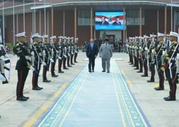 Presiden Republik Indonesia, Prabowo Subianto mengantar langsung kepulangan Presiden Republik Arab Mesir, Abdel Fattah El-Sisi, usai melaksanakan rangkaian kunjungan kenegaraan di Indonesia, pada Minggu (11/10/2026).(Foto: BPMI Setpres)