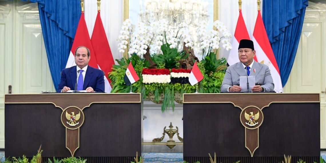 Presiden Republik Indonesia Prabowo Subianto dan Presiden Republik Arab Mesir Abdel Fattah El-Sisi menegaskan komitmen Indonesia dan Mesir untuk terus mendorong penyelesaian damai atas konflik di Palestina serta deeskalasi di kawasan Timur Tengah.(Foto: BPMI Setpres)