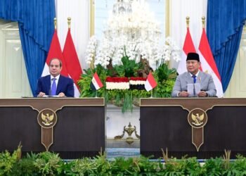 Presiden Republik Indonesia Prabowo Subianto dan Presiden Republik Arab Mesir Abdel Fattah El-Sisi menegaskan komitmen Indonesia dan Mesir untuk terus mendorong penyelesaian damai atas konflik di Palestina serta deeskalasi di kawasan Timur Tengah.(Foto: BPMI Setpres)