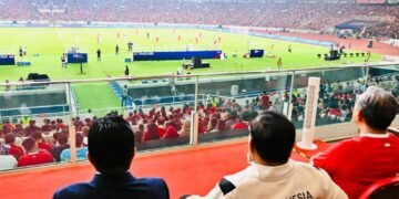 Presiden Prabowo Subianto (tengah) di Stadion Utama Gelora Bung Karno (SUGBK), Jakarta, pada Senin (05/10/2026) malam.(Foto: BPMI Setpres)