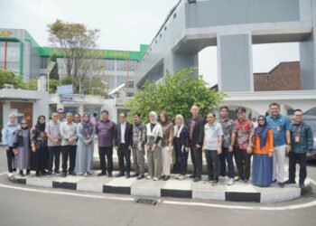 Bupati Garut, Abdusy Syakur Amin beserta jajaran RSUD dr. Slamet Garut, Kecamatan Tarogong Kidul, Jumat (9/10/2026).( Foto: Muhamad Azi Zulhakim/Dinas Komunikasi dan Informatika Kabupaten Garut)
