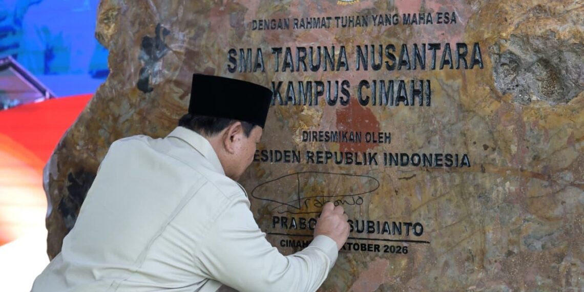 Presiden Prabowo Subianto meresmikan SMA Taruna Nusantara Kampus Cimahi yang berlokasi di Kota Cimahi, Provinsi Jawa Barat, pada Jumat (30/10/2026). (Foto: BPMI Setpres)