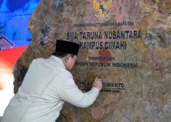 Presiden Prabowo Subianto meresmikan SMA Taruna Nusantara Kampus Cimahi yang berlokasi di Kota Cimahi, Provinsi Jawa Barat, pada Jumat (30/10/2026). (Foto: BPMI Setpres)