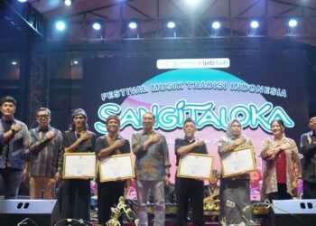 Menteri Kebudayaan Republik Indonesia, Fadli Zon saat membuka Festival Musik Tradisi Indonesia (FMTI) 2026 di Gelora Pakansari, Cibinong, Sabtu (3/10).(Foto: Humas Pemkab Bogor)