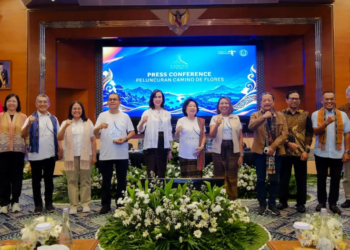 Menteri Pariwisata Widiyanti Putri Wardhana bersama jajaran dalam peluncuran Camino de Flores: The Sacred Journey of Flores di Balairung Soesilo Soedarman, Gedung Sapta Pesona, Jakarta, Selasa (13/10/2026).(Foto: Dok. Kemenpar)