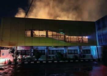 Bangunan Kantor Badan Pertanahan Nasional (BPN) Kabupaten Karawang yang terbakar.(Foto:Istimewa).
