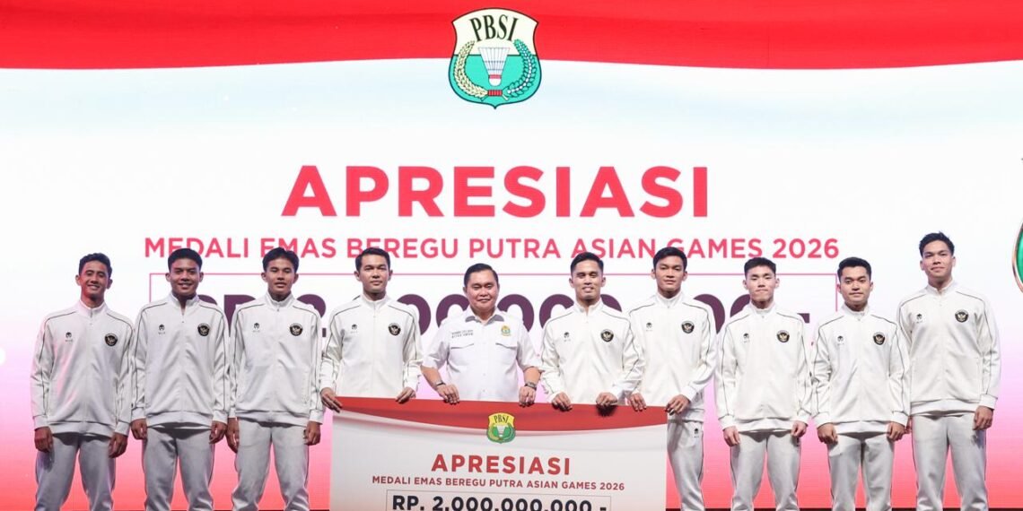 Ketua Umum PP PBSI M. Fadil Imran beserta Tim Bulutangkis Indonesia Asian Games 2026.(Foto: Humas PBSI)