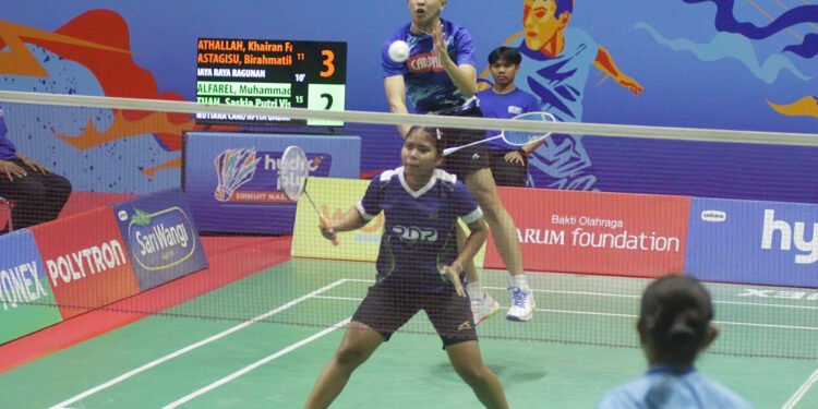 Ganda Remaja Campuran: Muhammad Satria Alfarel / Saskia Putri Visian Tuah (MUTIARA CARDINAL, BANDUNG/APITA BADMINTON CLUB).