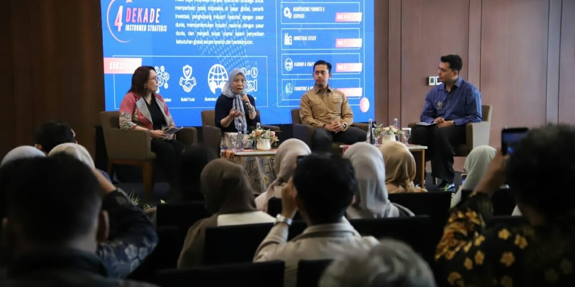 Trade Expo Indonesia; Sejumlah narasumber tampak dalam Konferensi Pers Technical Meeting TEI ke-41 di ICE BSD City, Kabupaten Tangerang, Banten, pada Rabu (30/9).(Foto: Humas Kemendag)