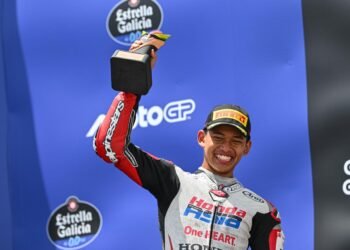 Perjalanan menuju panggung balap dunia membutuhkan perjuangan panjang. Pembalap Indonesia Mario Suryo Aji dan Veda Ega Pratama kini keduanya tampil di hadapan publik Tanah Air dalam Pertamina Grand Prix of Indonesia 2026 di Sirkuit Mandalika. (dok.itdc)