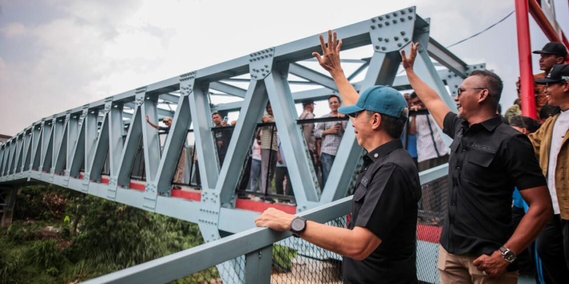 Wali Kota Bogor, Dedie A. Rachim, bersama Wakil Wali Kota Bogor, Jenal Mutaqin, meresmikan Jembatan Pasir Jaya–Paledang, Jumat (23/10/2026).(Foto: Diskominfo Kota Bogor)