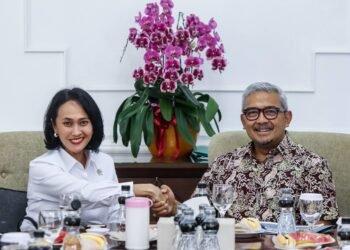 Wali Kota Bandung, Muhammad Farhan dan Wakil Menteri Pelindungan Pekerja Migran Indonesia, Christina Aryani di Pendopo Kota Bandung, Sabtu, 10 Oktober 2026.(Foto: Humas Pemkot Bandung)