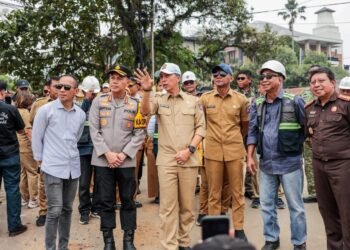 Wali Kota Bogor Dedie A. Rachim beserta jajaran Forkopimda tinjau pembangunan Jalan Saleh Danasasmita.(Foto: Diskominfo Kota Bogor)