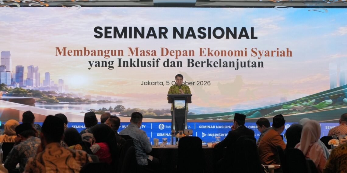 Seminar Nasional bertajuk “Membangun Masa Depan Ekonomi Syariah yang Inklusif dan Berkelanjutan", di Jakarta, Senin (5/10).(Foto: Dok. Bank Indonesia)